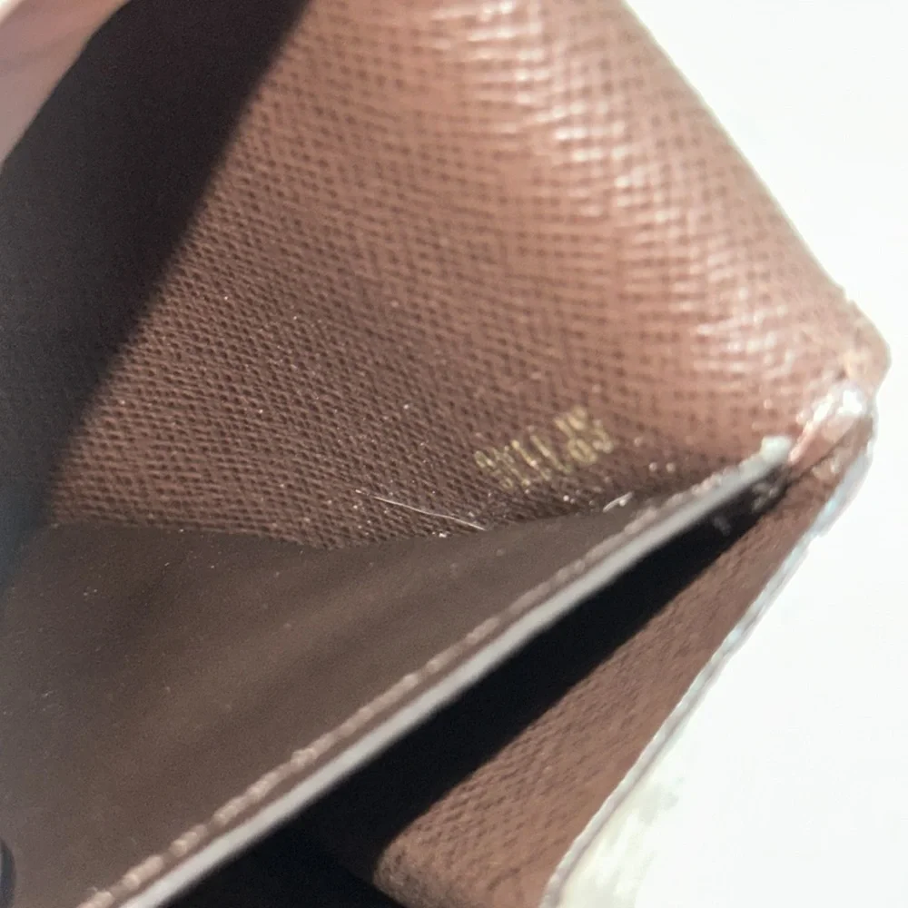 Louis Vuitton Sarah Wallet - Picture 6 of 11